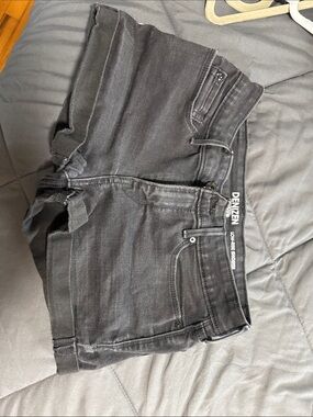 Denizen from Levi's woman’s Black Low-Rise Denim Shorts - Cuffed